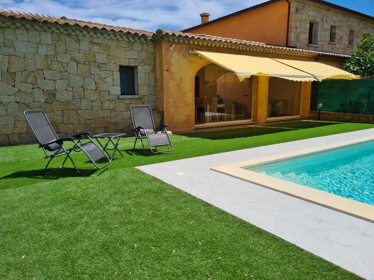 Villa Paola San Teodoro Con Piscina Privata Lu Lioni Kültér fotó