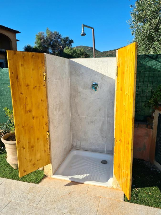 Villa Paola San Teodoro Con Piscina Privata Lu Lioni Kültér fotó