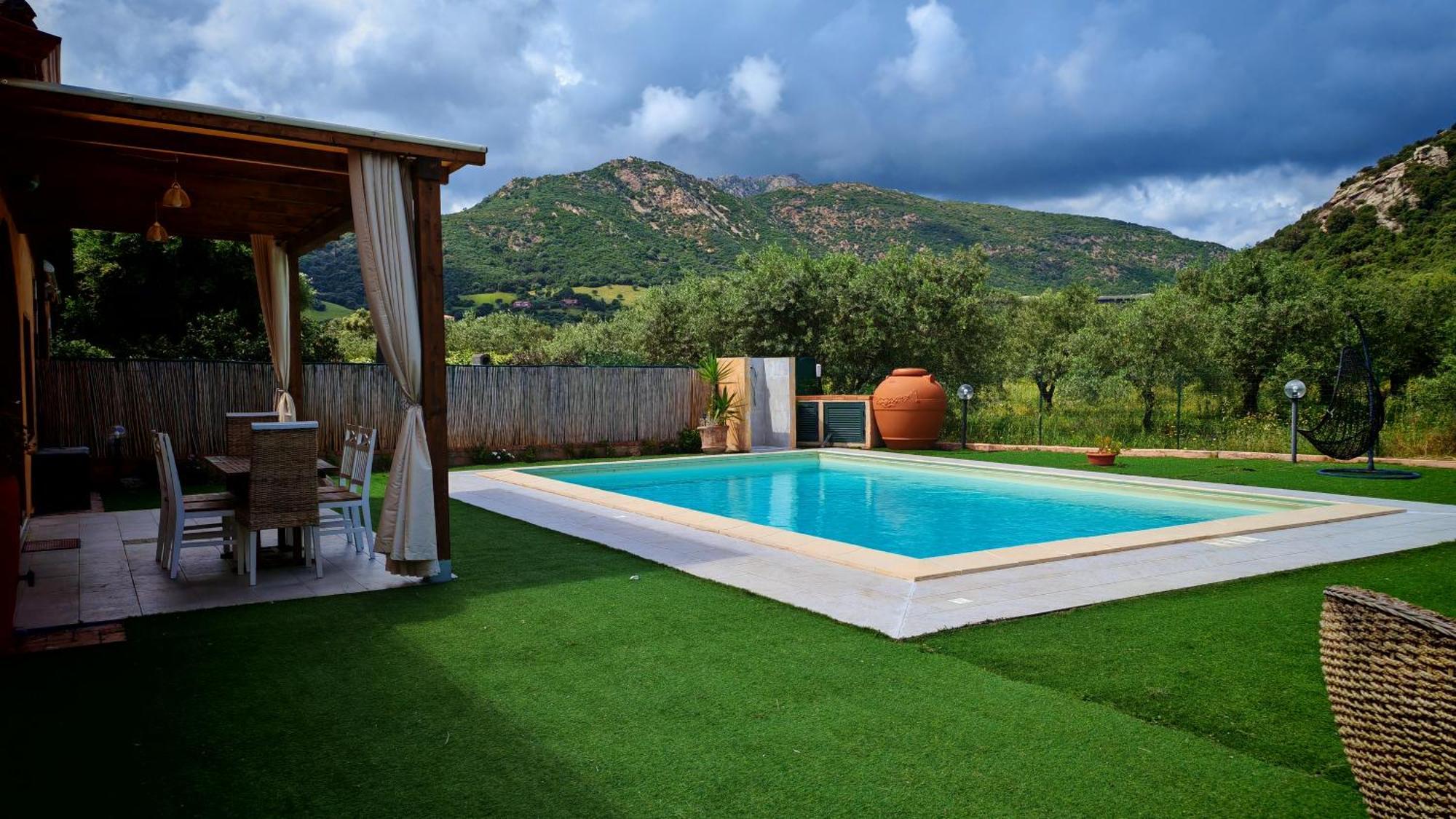 Villa Paola San Teodoro Con Piscina Privata Lu Lioni Kültér fotó