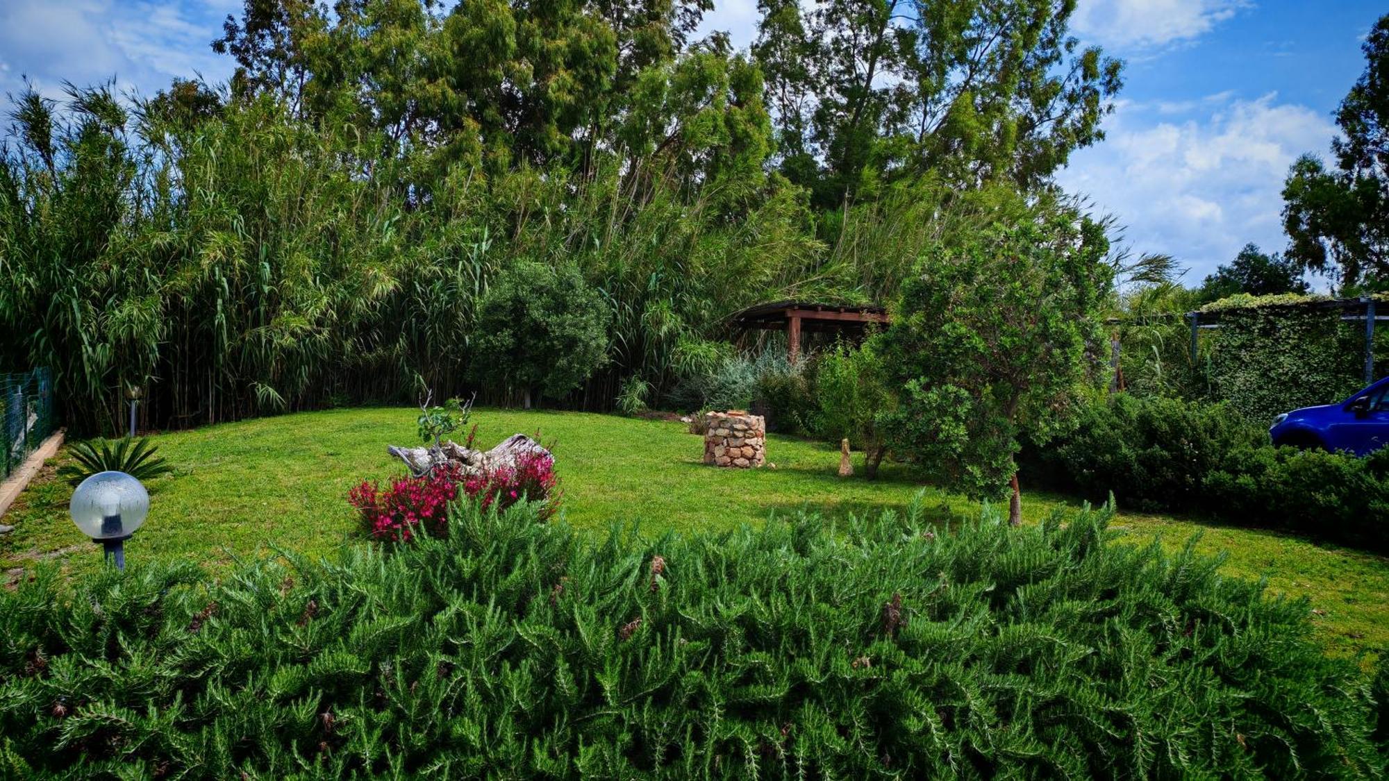 Villa Paola San Teodoro Con Piscina Privata Lu Lioni Kültér fotó